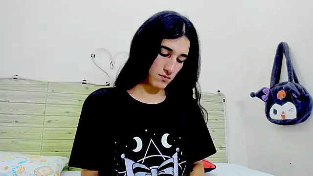 Evil Queen13 online show from 11/25/25, 07:36