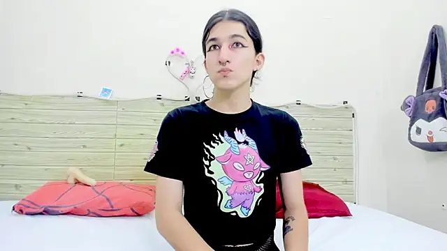 Evil Queen13 online show from 12/19/25, 08:11