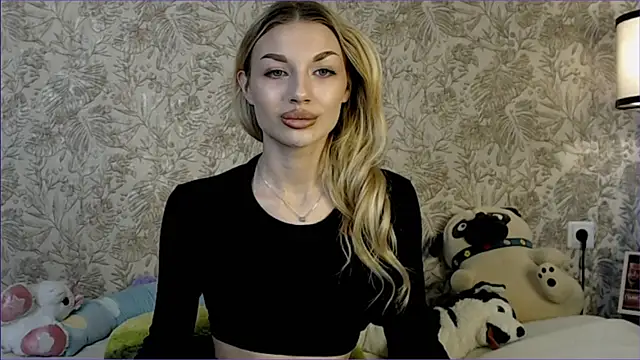 Ella Milla online show from 11/02/25, 09:47