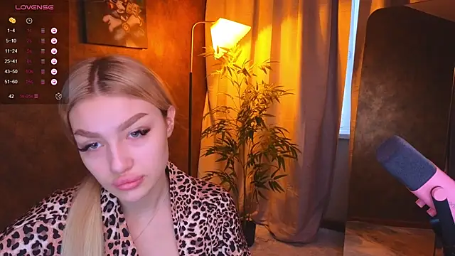 Ella Milla online show from 01/14/25, 06:02