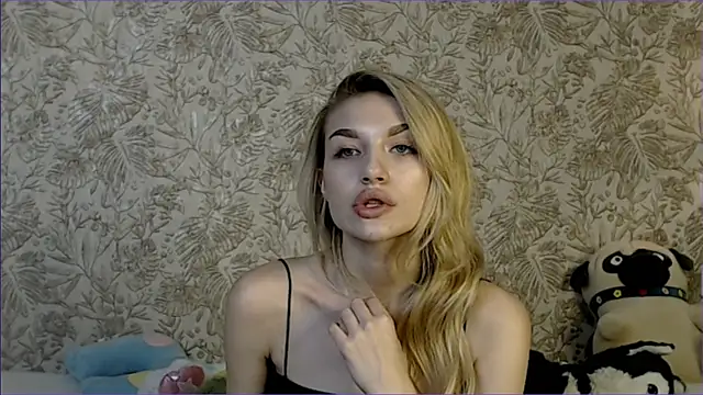 Ella Milla online show from 10/28/25, 09:25