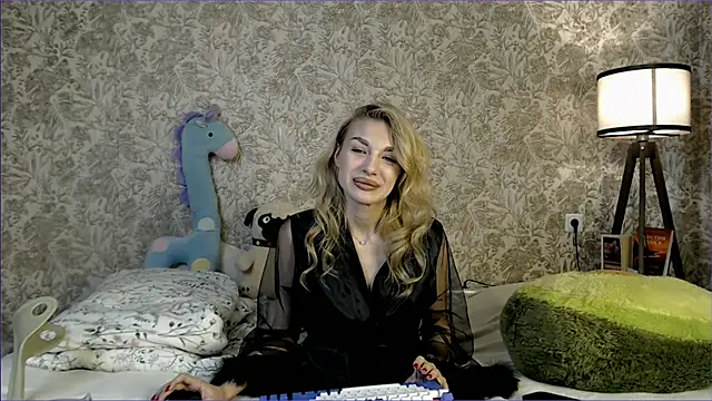 Ella Milla online show from 09/18/25, 11:24