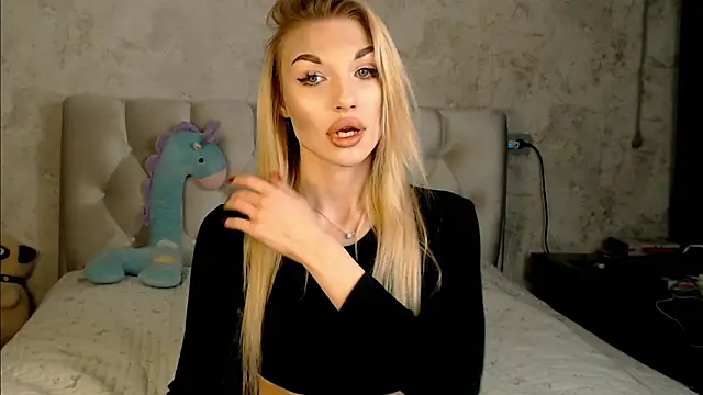 Snapshot of Ella_Milla chatting on 02/28/26, 01:33 Ella Milla online show from 02/28/26, 01:33