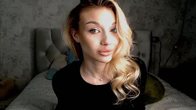 Snapshot of Ella_Milla chatting on 06/10/26, 12:39 Ella Milla online show from 06/10/26, 12:39