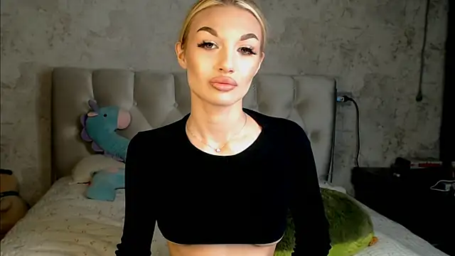 Ella Milla online show from 03/26/26, 03:32