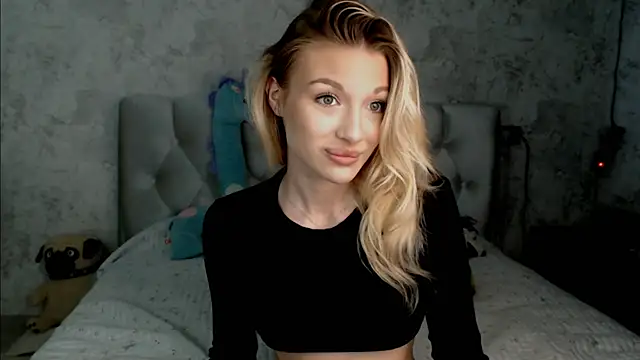 Snapshot of Ella_Milla chatting on 07/17/26, 12:57 Ella Milla online show from 07/17/26, 12:57