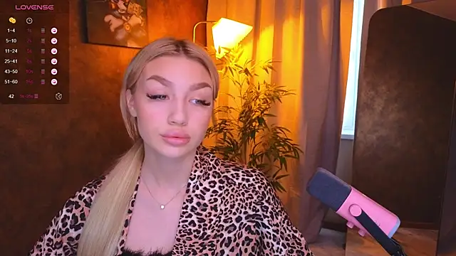 Ella Milla online show from 01/14/25, 09:13