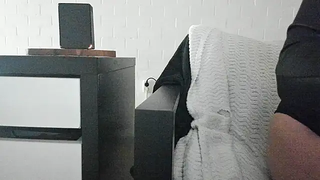 MendiPetite online show from 03/14/26, 10:16