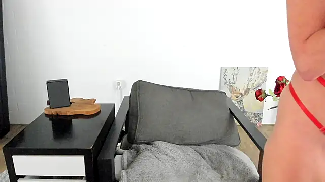 MendiPetite online show from 10/29/25, 08:08