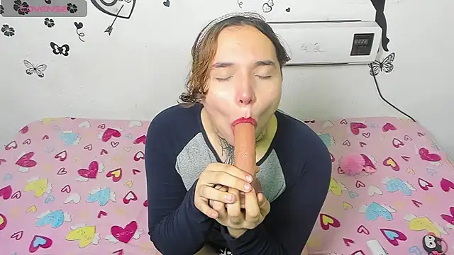 Snapshot of cutekat_ chatting on 11/16/25, 05:12 cutekat online show from 11/16/25, 05:12