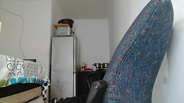 Hugetittiesxx2 online show from 04/05/26, 05:47