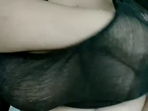 Snapshot of Hugetittiesxx2 chatting on 02/12/25, 01:30 Hugetittiesxx2 online show from 02/12/25, 01:30