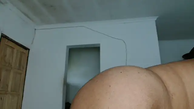 Hugetittiesxx2 online show from 01/17/26, 05:22