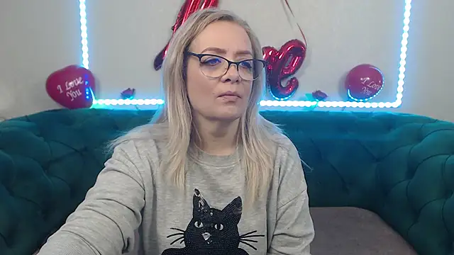 IvanaCharm online show from 02/15/26, 04:24