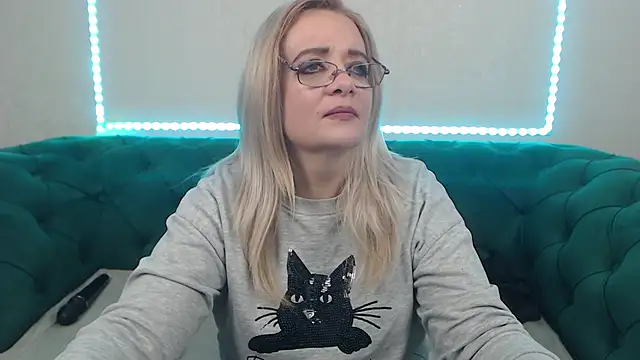 IvanaCharm online show from 01/11/26, 04:30