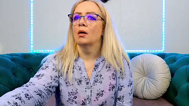 IvanaCharm online show from 05/31/26, 03:23