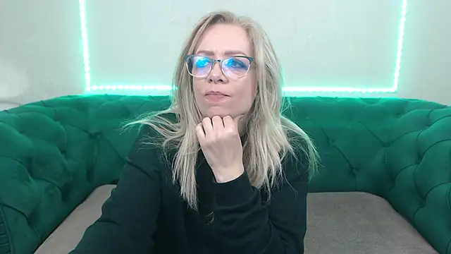 IvanaCharm online show from 03/26/26, 04:22