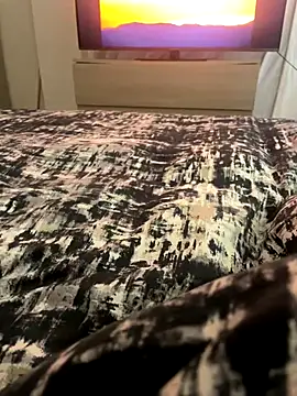 Snapshot of luna_14 chatting on 10/04/25, 01:45 luna 14 online show from 10/04/25, 01:45