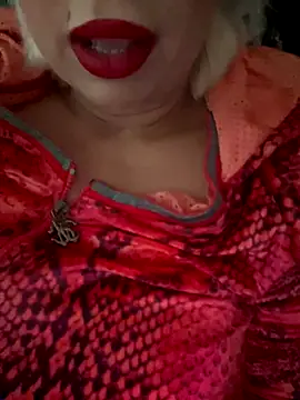 Snapshot of luna_14 chatting on 10/06/25, 10:38 luna 14 online show from 10/06/25, 10:38