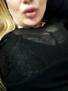 Snapshot of luna_14 chatting on 03/19/25, 04:24 luna 14 online show from 03/19/25, 04:24