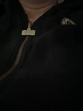 Snapshot of luna_14 chatting on 09/30/25, 10:43 luna 14 online show from 09/30/25, 10:43