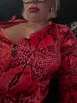 Snapshot of luna_14 chatting on 10/03/25, 06:48 luna 14 online show from 10/03/25, 06:48