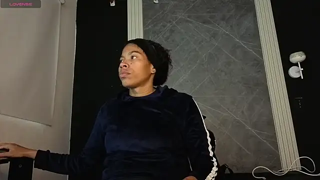 YummyDuooo online show from 11/23/25, 11:53