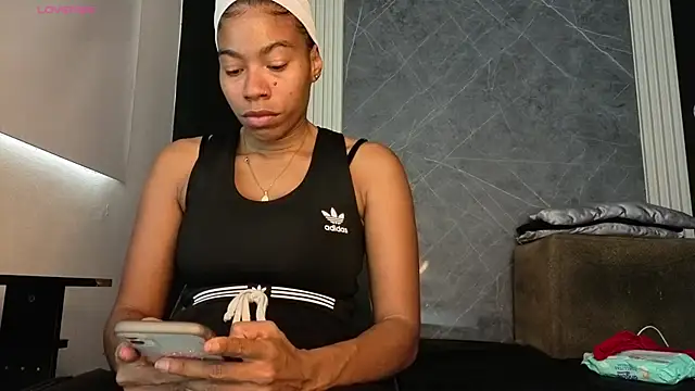 YummyDuooo online show from 11/28/25, 04:40