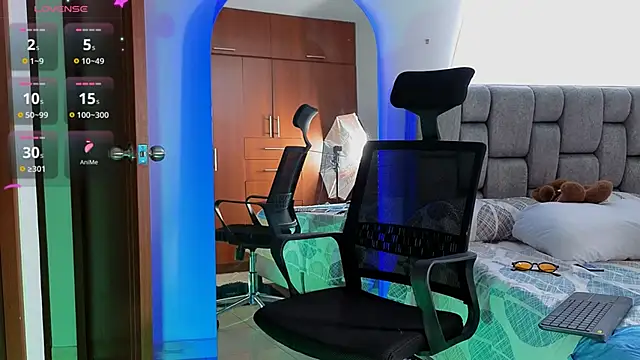 flowers18 online show from 06/17/26, 09:57