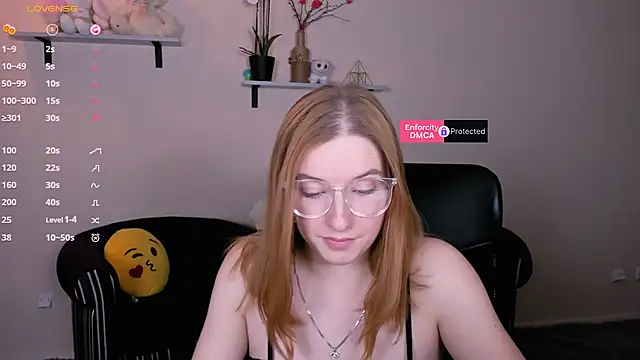 Snapshot of daisy_candy chatting on 02/14/25, 08:37 daisy candy online show from 02/14/25, 08:37