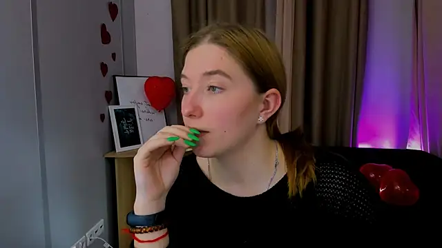 Snapshot of daisy_candy chatting on 02/26/25, 05:31 daisy candy online show from 02/26/25, 05:31