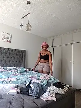 Snapshot of Drippincaty chatting on 09/18/25, 09:01 Drippincaty online show from 09/18/25, 09:01