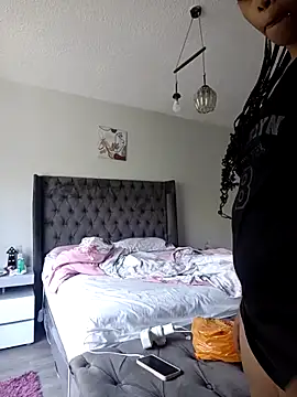 Snapshot of Drippincaty chatting on 10/13/25, 07:43 Drippincaty online show from 10/13/25, 07:43