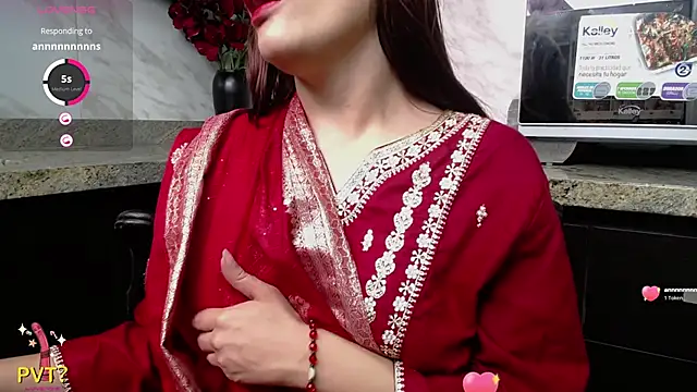 Snapshot of shantala_krisha chatting on 02/16/26, 07:23 shantala krisha online show from 02/16/26, 07:23