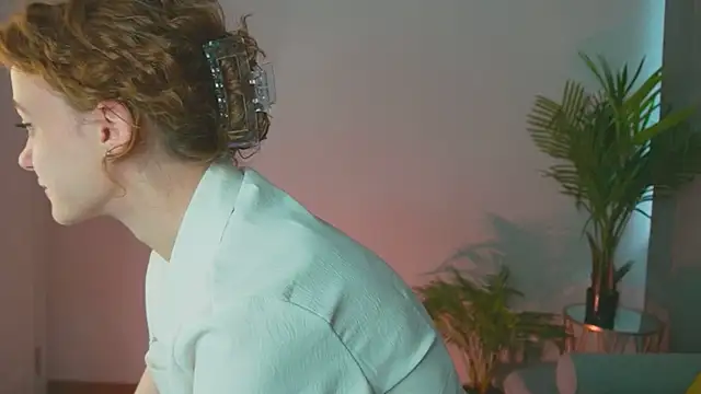 Curly Moon online show from 03/16/25, 02:44