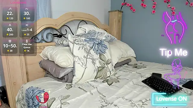 Snapshot of Angel_1997 chatting on 09/20/25, 12:59 Angel 1997 online show from 09/20/25, 12:59