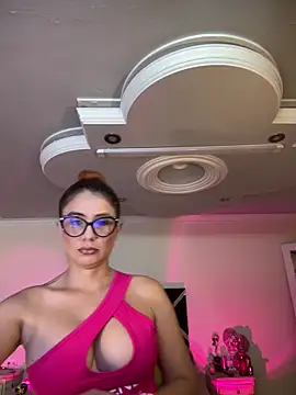 Snapshot of antonhella1 chatting on 10/28/25, 09:58 antonhella1 online show from 10/28/25, 09:58