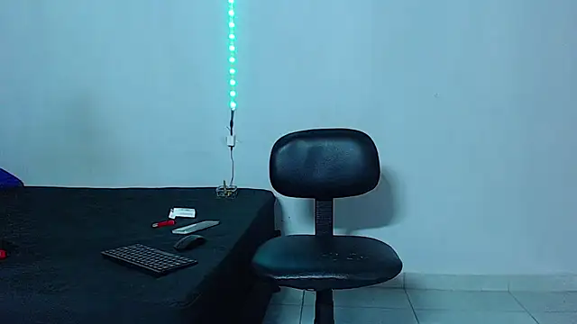 Snapshot of mikecoper_23 chatting on 10/06/25, 03:46 mikecoper 23 online show from 10/06/25, 03:46