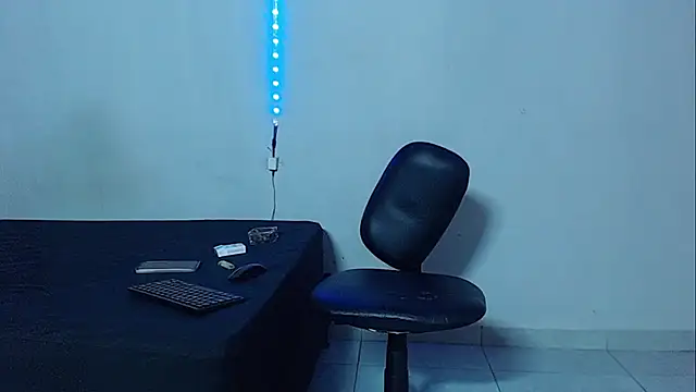 Snapshot of mikecoper_23 chatting on 11/14/25, 03:54 mikecoper 23 online show from 11/14/25, 03:54