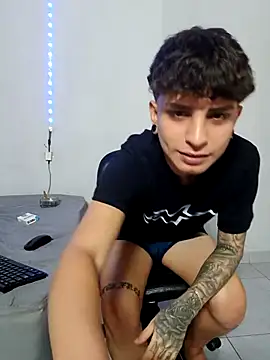 Snapshot of mikecoper_23 chatting on 10/18/25, 03:08 mikecoper 23 online show from 10/18/25, 03:08