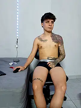 Snapshot of mikecoper_23 chatting on 10/24/25, 03:11 mikecoper 23 online show from 10/24/25, 03:11