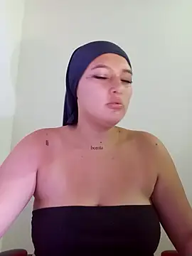Snapshot of Celeste_camila18 chatting on 09/19/25, 12:20 Celeste camila18 online show from 09/19/25, 12:20