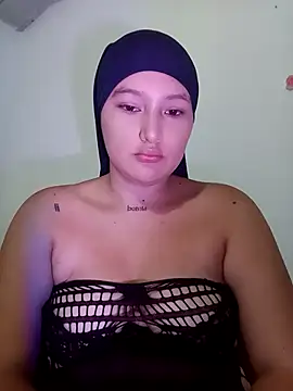 Snapshot of Celeste_camila18 chatting on 10/19/25, 05:54 Celeste camila18 online show from 10/19/25, 05:54