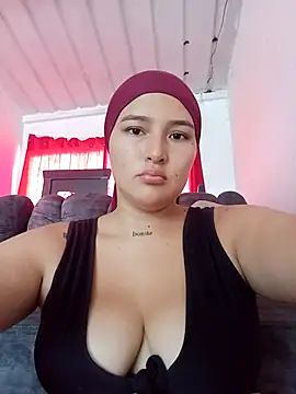 Snapshot of Celeste_camila18 chatting on 12/05/25, 05:44 Celeste camila18 online show from 12/05/25, 05:44