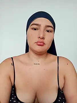 Snapshot of Celeste_camila18 chatting on 11/18/25, 02:31 Celeste camila18 online show from 11/18/25, 02:31