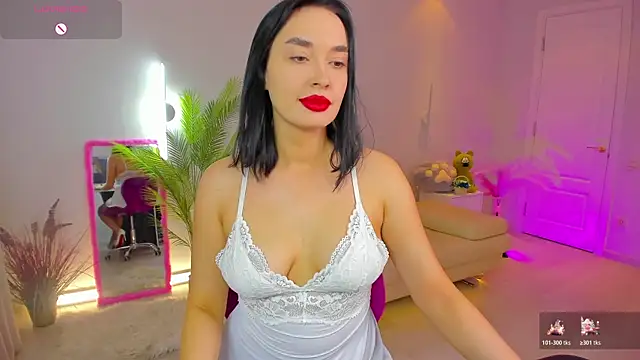 Miss Elia online show from 03/12/26, 02:32