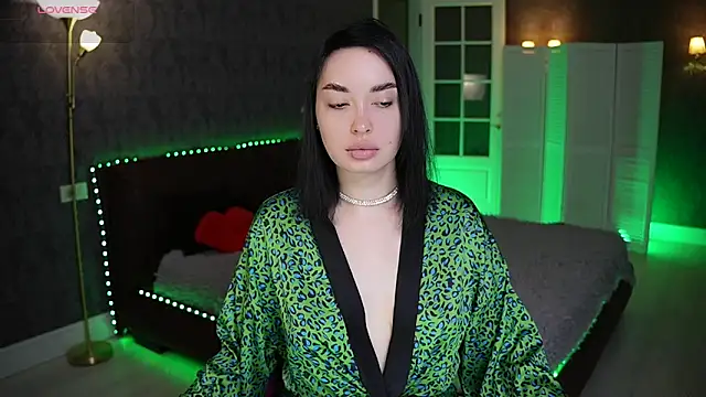 Miss Elia online show from 02/09/26, 03:21