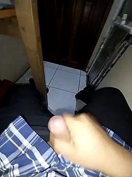 Snapshot of Whiper2024 chatting on 09/16/25, 06:31 Whiper2024 online show from 09/16/25, 06:31