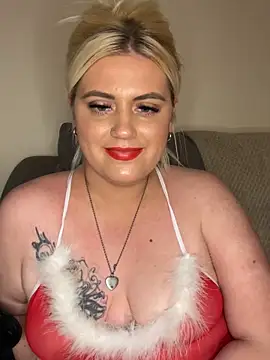 Snapshot of Blondiee3088 chatting on 12/22/24, 07:21 Blondiee3088 online show from 12/22/24, 07:21