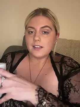 Snapshot of Blondiee3088 chatting on 01/20/25, 05:59 Blondiee3088 online show from 01/20/25, 05:59